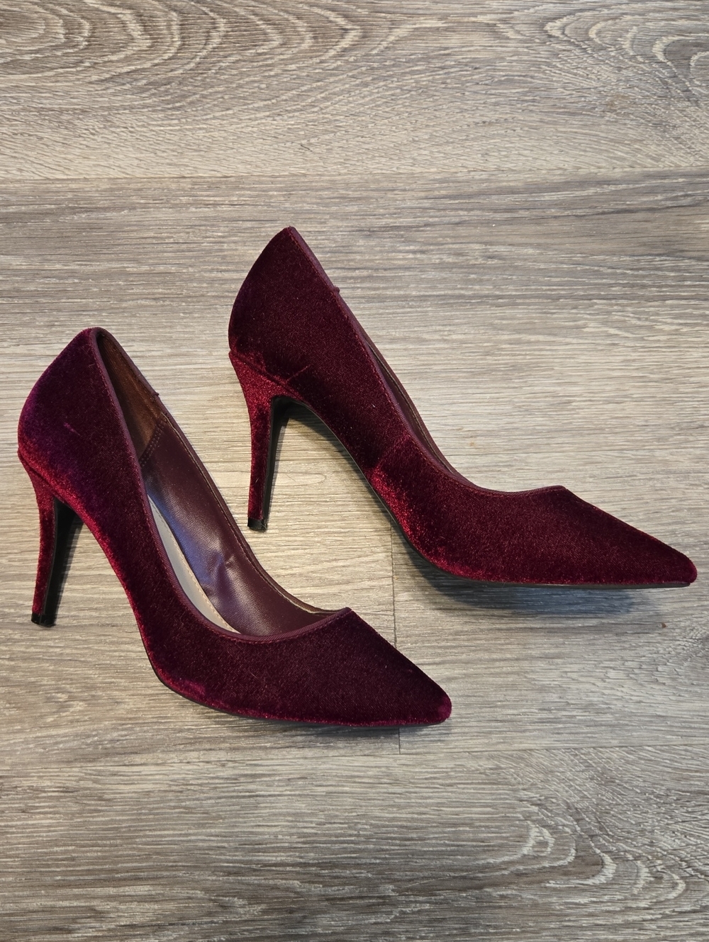 Vintage Maroon Velvet Heels Sz 6 - Picture 2 of 4